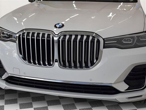 Used 2021 BMW X7 xDrive40i w/ Parking Assistance Package image 28