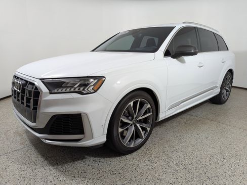 Certified 2023 Audi SQ7 Prestige AWD/4WD image 3