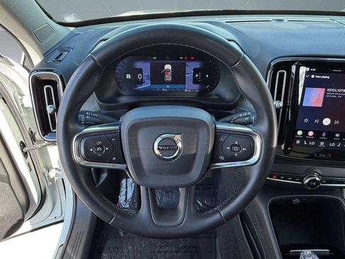 Used 2023 Volvo XC40 B5 Plus AWD/4WD image 11