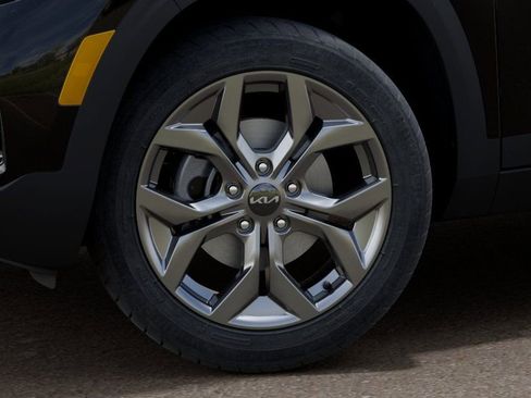 New 2026 Kia Seltos LX FWD image 9