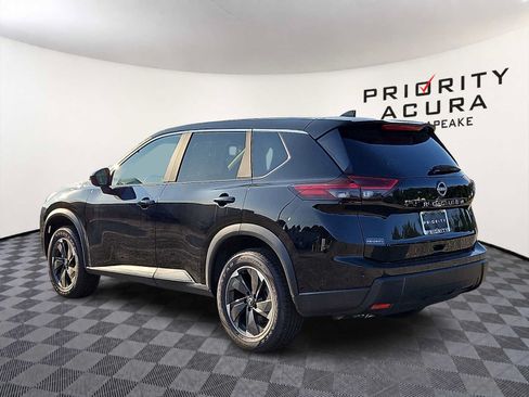 Used 2025 Nissan Rogue SV FWD image 6