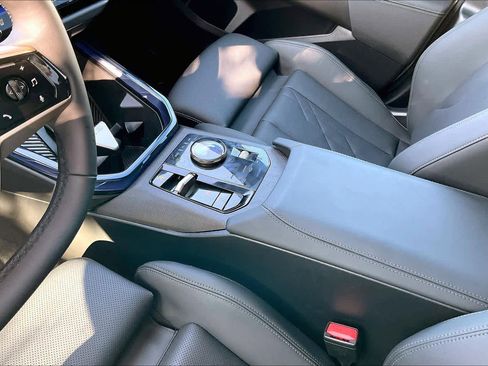 Used 2025 BMW X3 xDrive30i w/ Convenience Package image 18