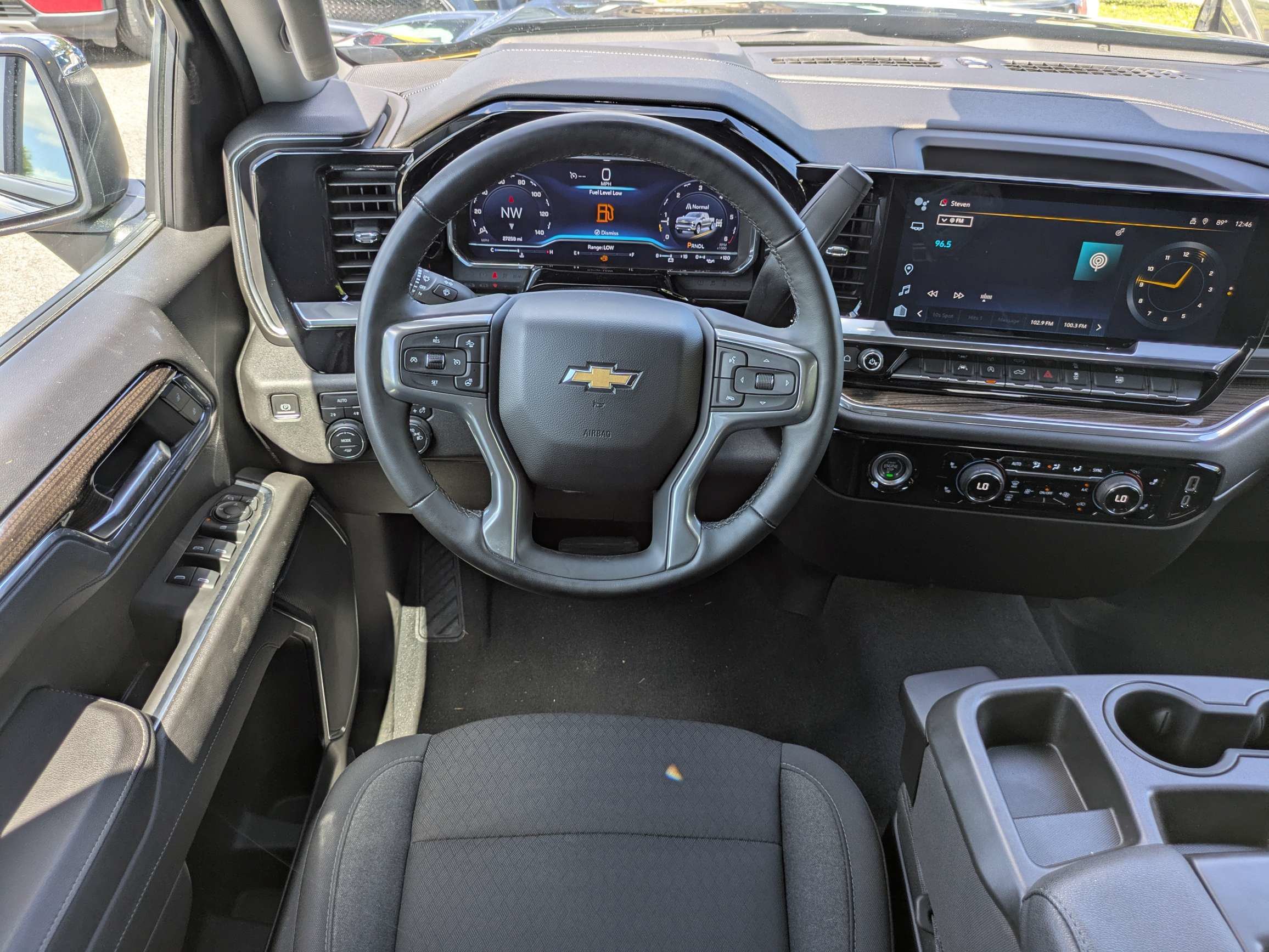 Used 2023 Chevrolet Silverado 1500 LT AWD/4WD image 16