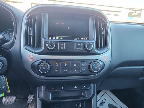 Used 2020 Chevrolet Colorado LT RWD image 12