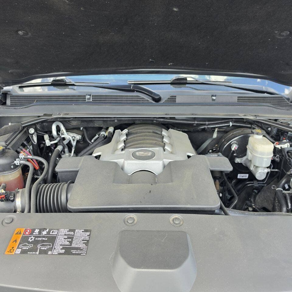 Used 2019 Cadillac Escalade Luxury RWD image 18