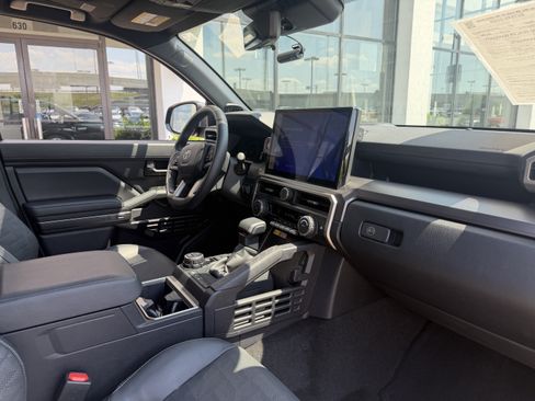 Used 2025 Toyota 4Runner TRD Off-Road Premium w/ Tow Technology Package AWD/4WD image 26