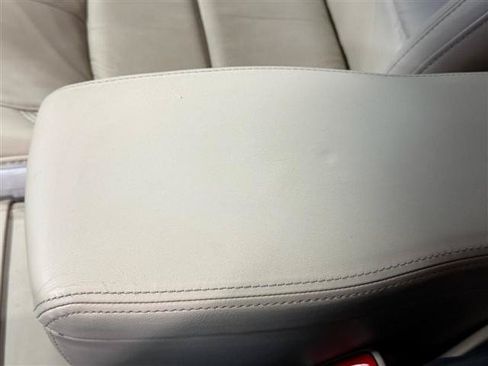 Used 2005 Cadillac De Ville Premium FWD image 36