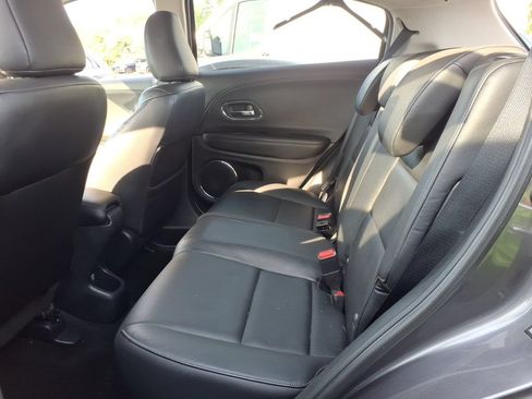 Used 2018 Honda HR-V EX-L image 11
