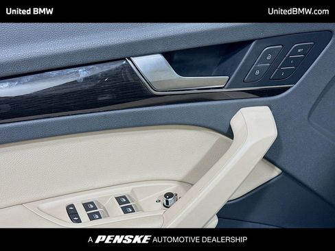 Used 2020 Audi Q5 2.0T Premium w/ Convenience Package image 3