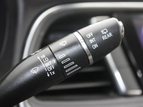 Used 2023 Buick Enclave Essence FWD image 40