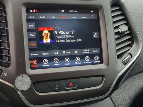 Used 2020 Jeep Cherokee Trailhawk w/ Cold Weather Group image 32