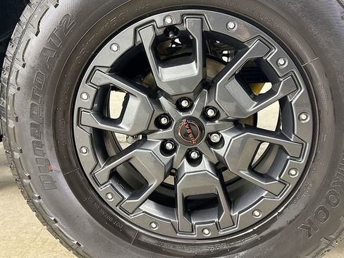 Used 2023 Nissan Frontier PRO-4X w/ Pro-4X Premium Package image 32