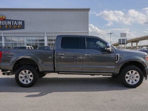 Used 2017 Ford F250 Platinum w/ Platinum Ultimate Package image 4