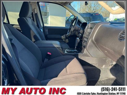 Used 2010 Ford Explorer Sport Trac XLT image 27