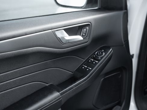 Used 2024 Ford Escape SE FWD image 20