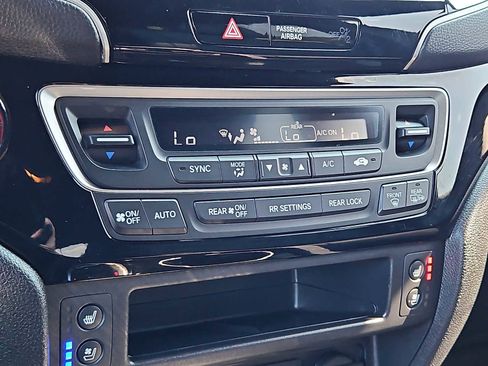 Used 2025 Honda Passport Black Edition image 17