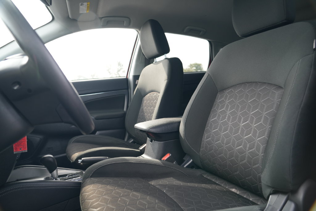Used 2024 Mitsubishi Outlander Sport ES AWD/4WD image 14