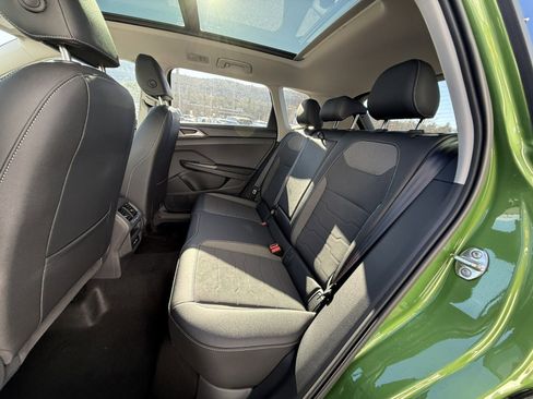 New 2026 Volkswagen Taos SE AWD/4WD image 22