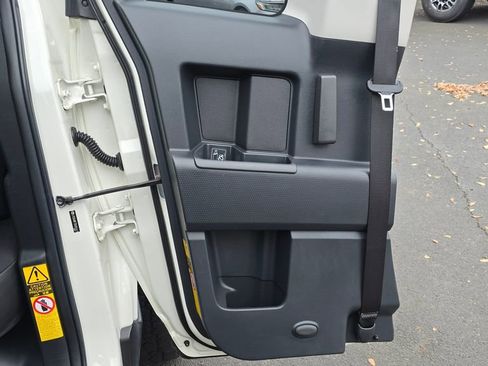 Used 2014 Toyota FJ Cruiser 4WD w/ Convenience Package image 21