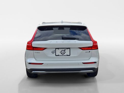 Certified 2024 Volvo V60 B5 Cross Country Plus image 6