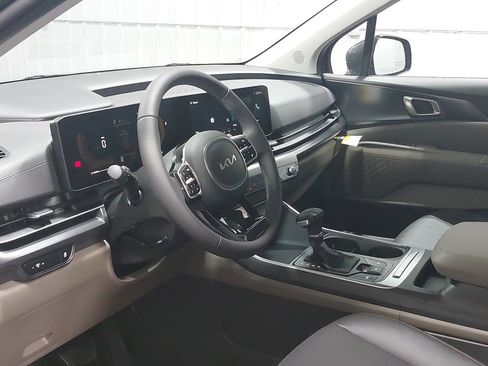 New 2026 Kia Carnival LXS image 17