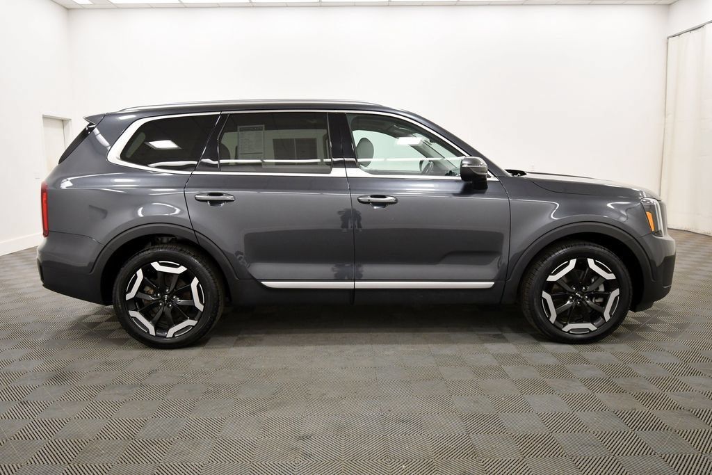 Certified 2024 Kia Telluride S w/ S Sunroof Package AWD/4WD image 9