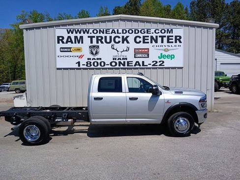 New 2026 RAM 3500 Tradesman image 2