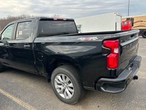 Used 2021 Chevrolet Silverado 1500 Custom w/ LPO, Dark Essentials Package AWD/4WD image 4