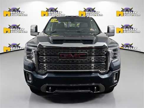 Used 2022 GMC Sierra 2500 Denali image 2