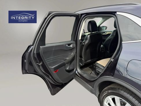Used 2021 Ford Escape Titanium w/ Titanium Elite Package AWD/4WD image 32