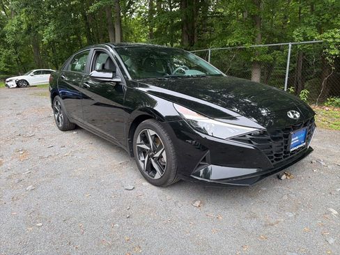 Certified 2023 Hyundai Elantra SEL w/ Convenience Package FWD image 2