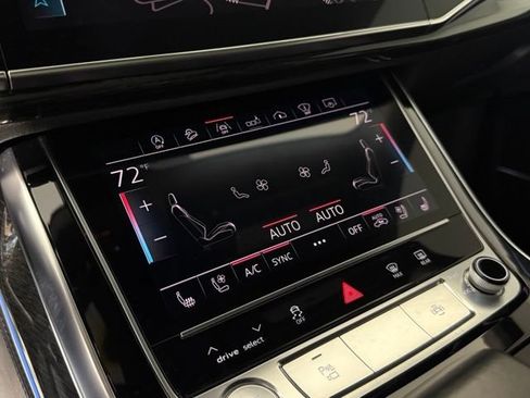 Used 2019 Audi Q8 Prestige AWD/4WD image 23