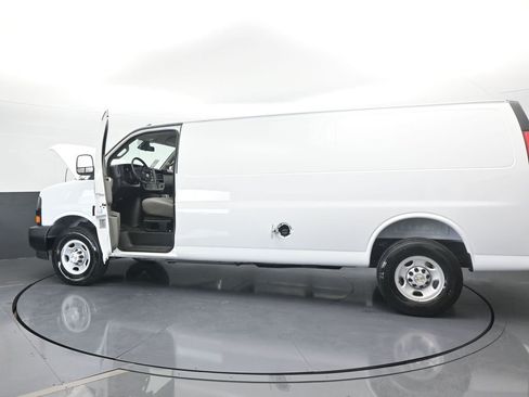 New 2025 Chevrolet Express 3500 Extended w/ Driver Convenience Package image 66