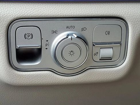 Used 2022 Mercedes-Benz GLS 450 4MATIC image 24