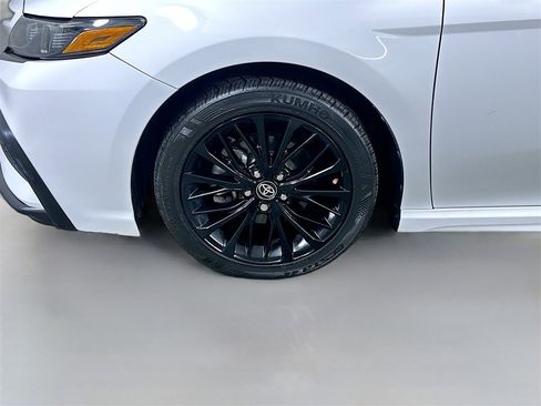 Used 2021 Toyota Camry SE w/ Convenience Package image 8