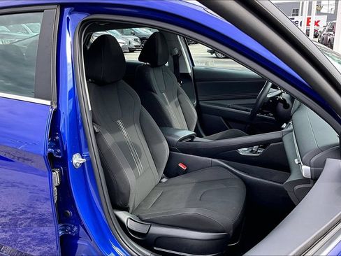 Used 2025 Hyundai Elantra SEL FWD image 7
