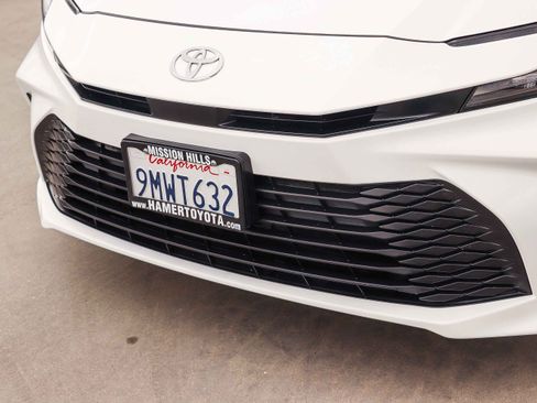 Certified 2025 Toyota Camry SE AWD/4WD image 11