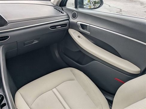 Used 2023 Hyundai Sonata SE image 16