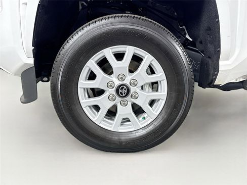 Certified 2024 Toyota Tacoma SR5 image 39