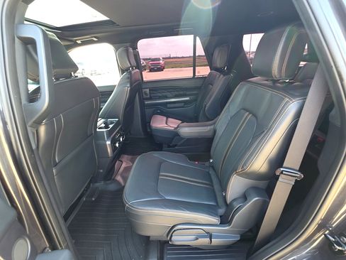 Used 2023 Ford Expedition Platinum image 20