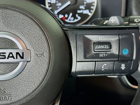 Used 2021 Nissan Rogue SV FWD image 14