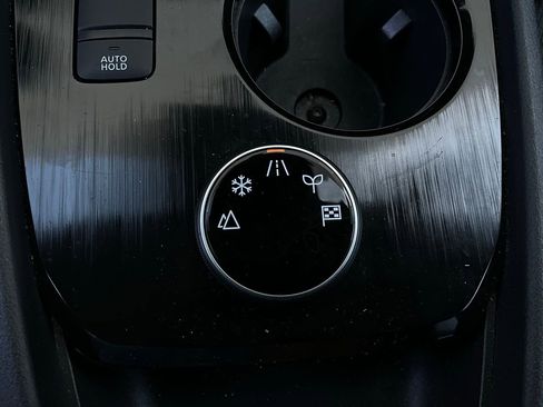 Used 2025 Nissan Rogue SV image 22