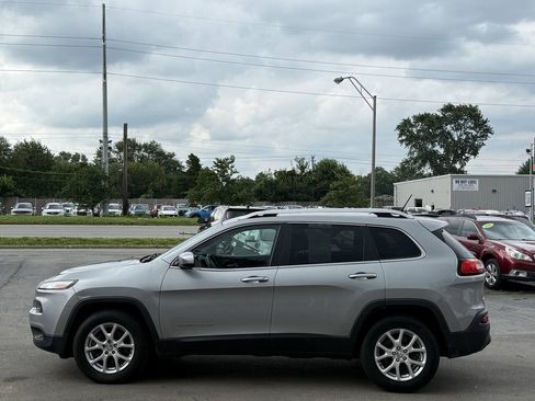 Used 2015 Jeep Cherokee Latitude AWD/4WD image 6