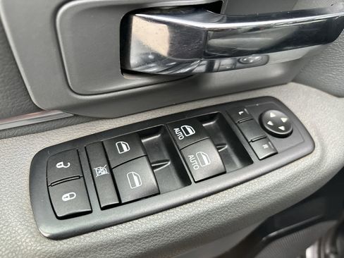 Used 2016 RAM 1500 Classic SLT image 7