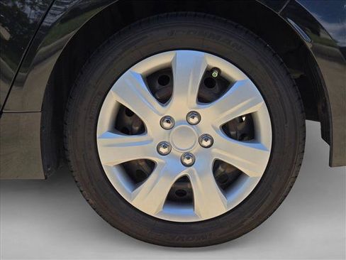 Used 2021 Toyota Corolla LE FWD image 22