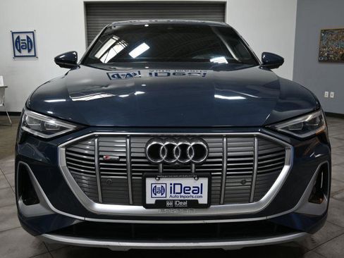 Used 2020 Audi e-tron Prestige w/ Prestige Package image 8