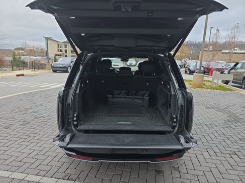 Used 2023 Land Rover Range Rover SE image 7