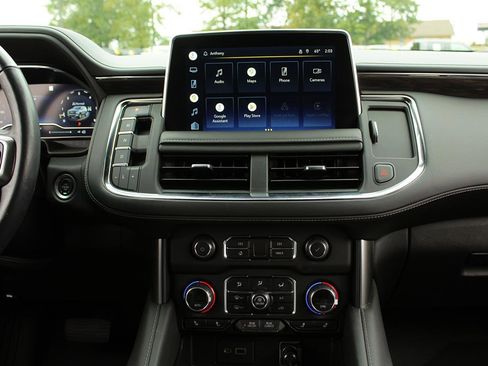 Used 2022 Chevrolet Tahoe Z71 w/ Luxury Package image 20