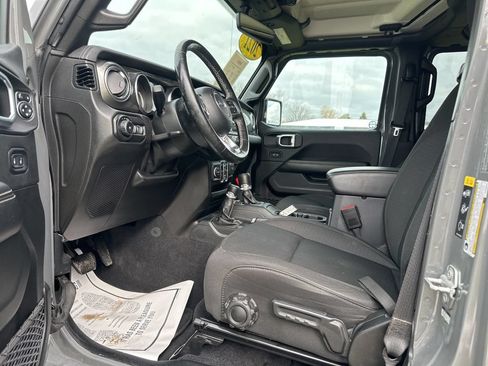 Used 2021 Jeep Wrangler Unlimited Sahara w/ Uconnect 4C Nav & Sound Group AWD/4WD image 12