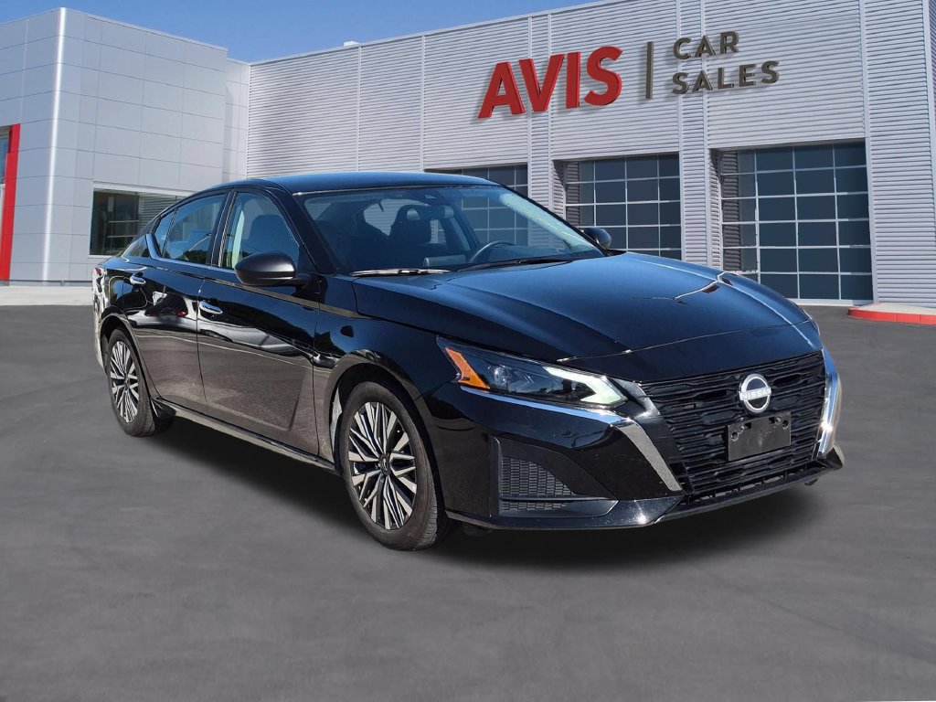Used 2025 Nissan Altima 2.5 SV FWD image 3